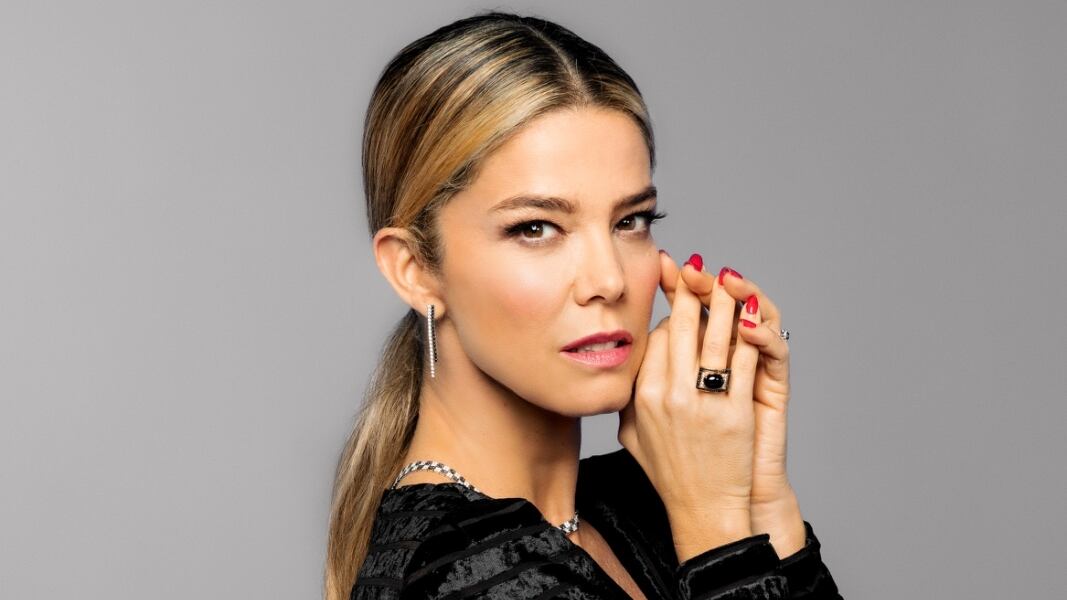 La Fianza, dirigida por Gonzalo Perdomo -Tafur, fue estrenada el 10 de abril en salas de cine en Colombia. Es protagonizada por Juana Acosta, Julián Román e Israel Elejalde.