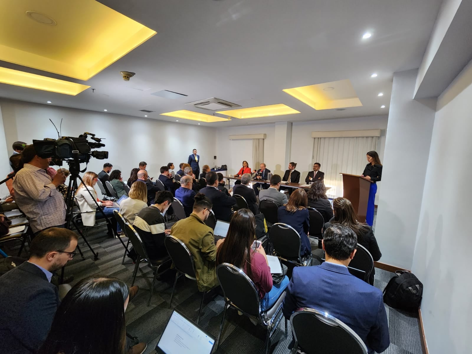 Exministros presentaron derecho de petición sobre la reforma a la salud