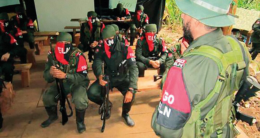 “En varias ocasiones, los combates duraban días enteros y nosotros ganamos como en tres oportunidades, entonces los muchachos del Clan del Golfo se rendían con la promesa de que les iban a respetar la vida, pero cuando ya soltaban las armas, los comandantes nos decían: mátenlos.