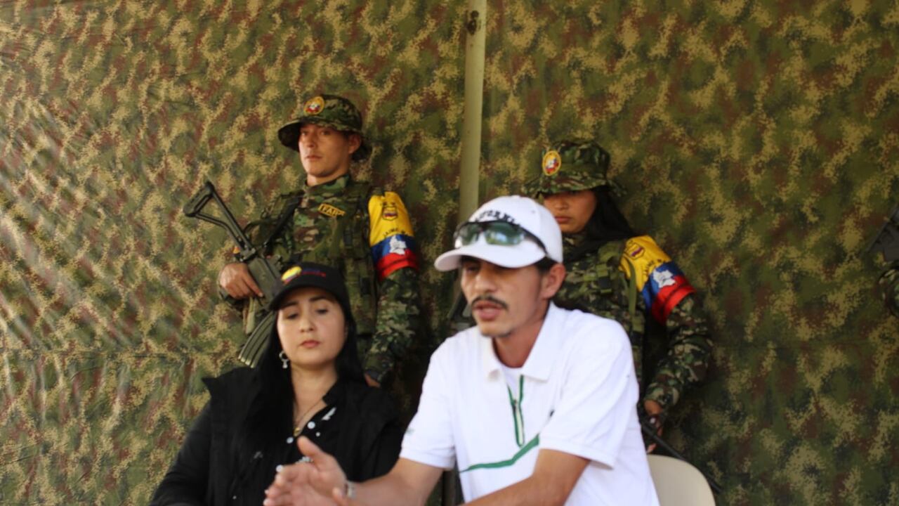 Ángela Izquierdo y Andrey Avendaño son parte de la delegación de paz de las disidencias de las Farc.
