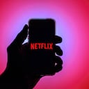 ESPAÑA - 2021/03/23: En esta ilustración fotográfica, la aplicación Netflix que se ve en la pantalla de un teléfono inteligente. (Ilustración fotográfica de Thiago Prudêncio / SOPA Images / LightRocket a través de Getty Images)