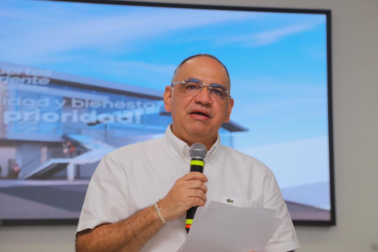 Carlos Pinedo Cuello, alcalde de Santa Marta