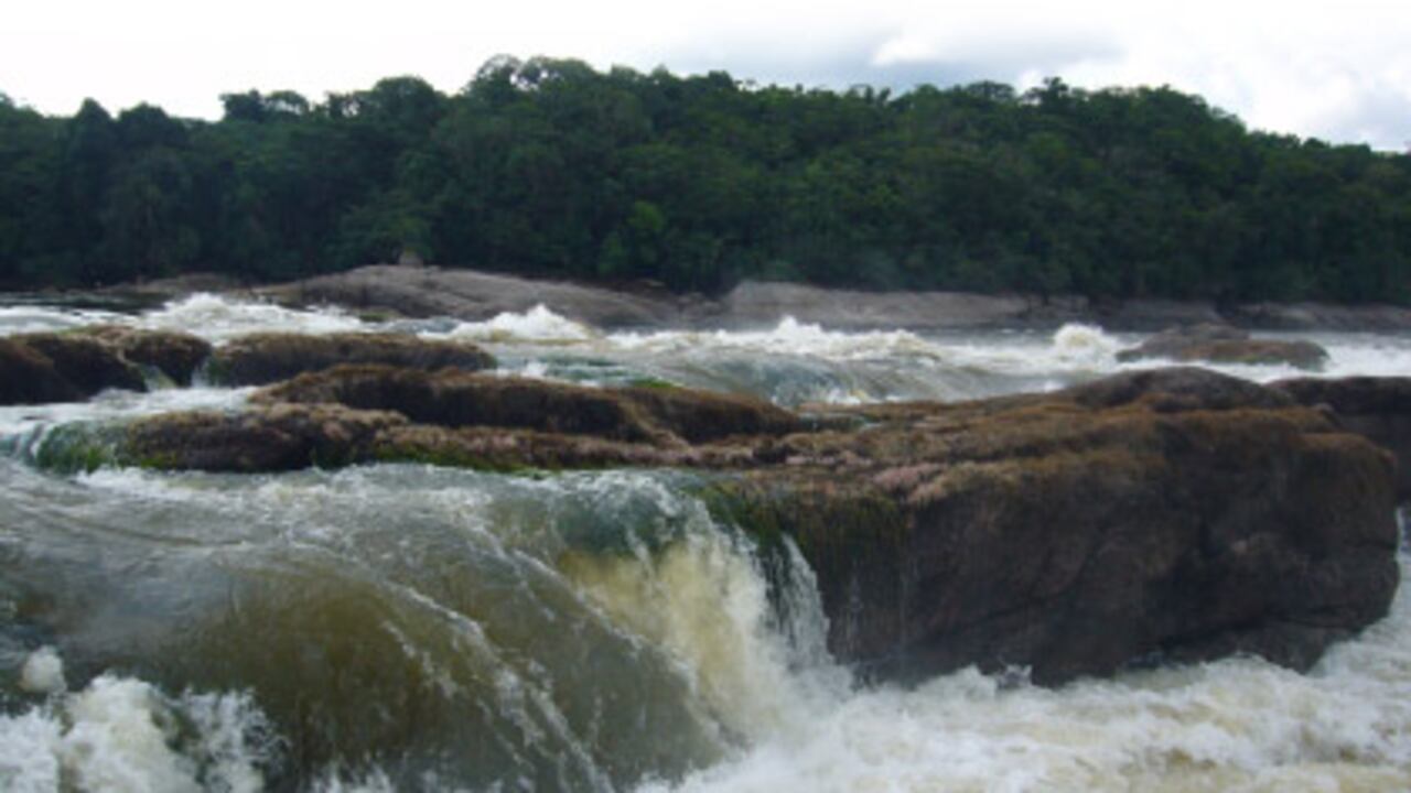El chorro es tan importante para los indÍgenas que no aceptan allÍ la presencia humana