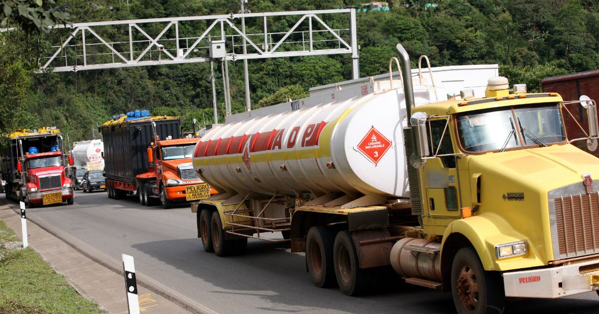 En articulación con las autoridades del vecino país del Ecuador, el gobierno colombiano viene implementando medidas para garantizar el abastecimiento de combustibles en Nariño y el sur del país.