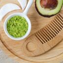 El aguacate le brinda diversos beneficios al cabello maltratado.