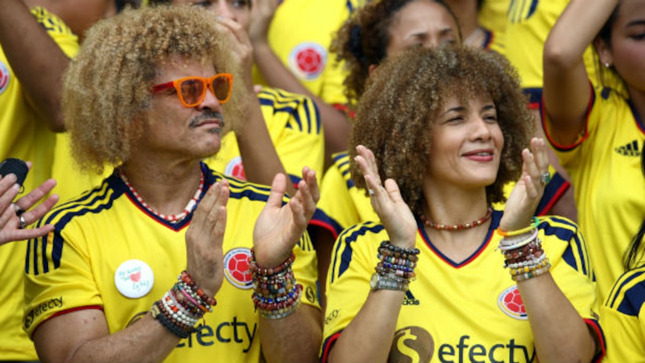 Carlos "el Pibe" Valderrama en la tribuna del estadio Metropolitano durante uno de los partidos de la actual selección Colombia.