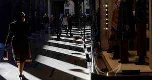 Con mayor riesgo, pues reportaron entre 60 y 119,9 casos por cada 100.000 habitantes en los 14 días más recientes están Suecia, Rusia, Bielorrusia, Letonia, Lituania, Bulgaria, Albania, Alemania e Italia.