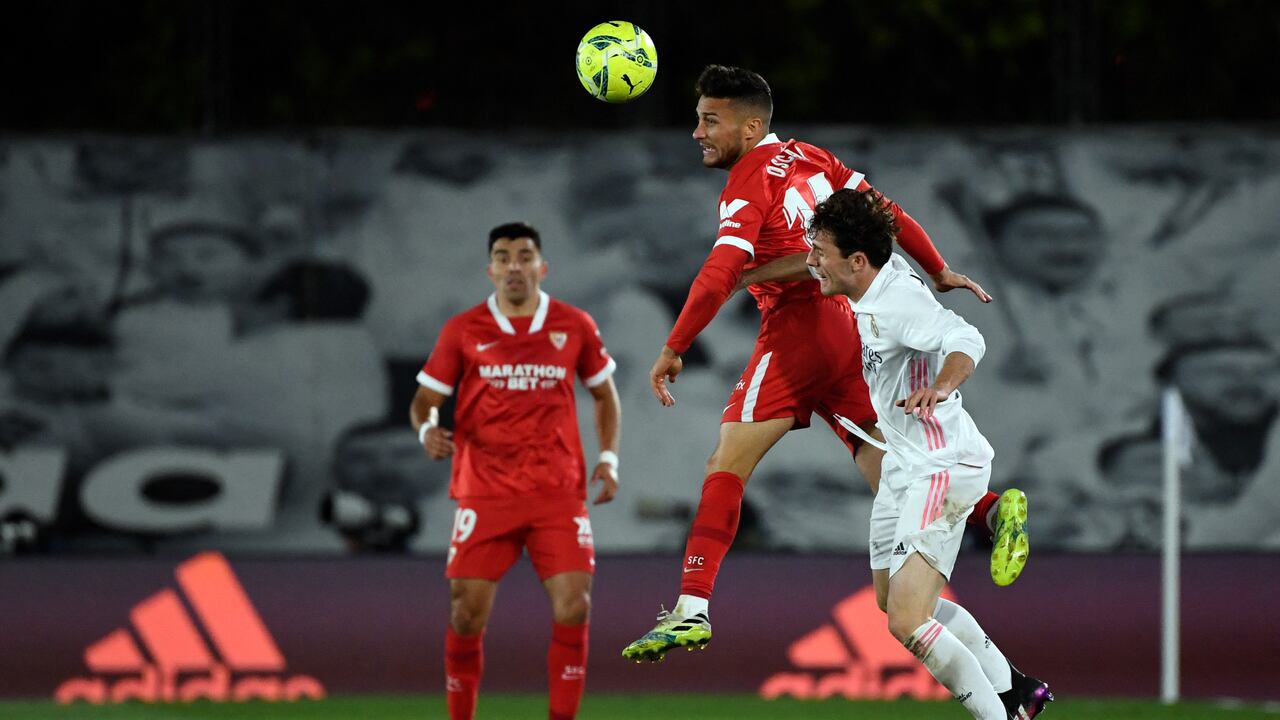 Real Madrid vs Sevilla (Photo by PIERRE-PHILIPPE MARCOU / AFP)