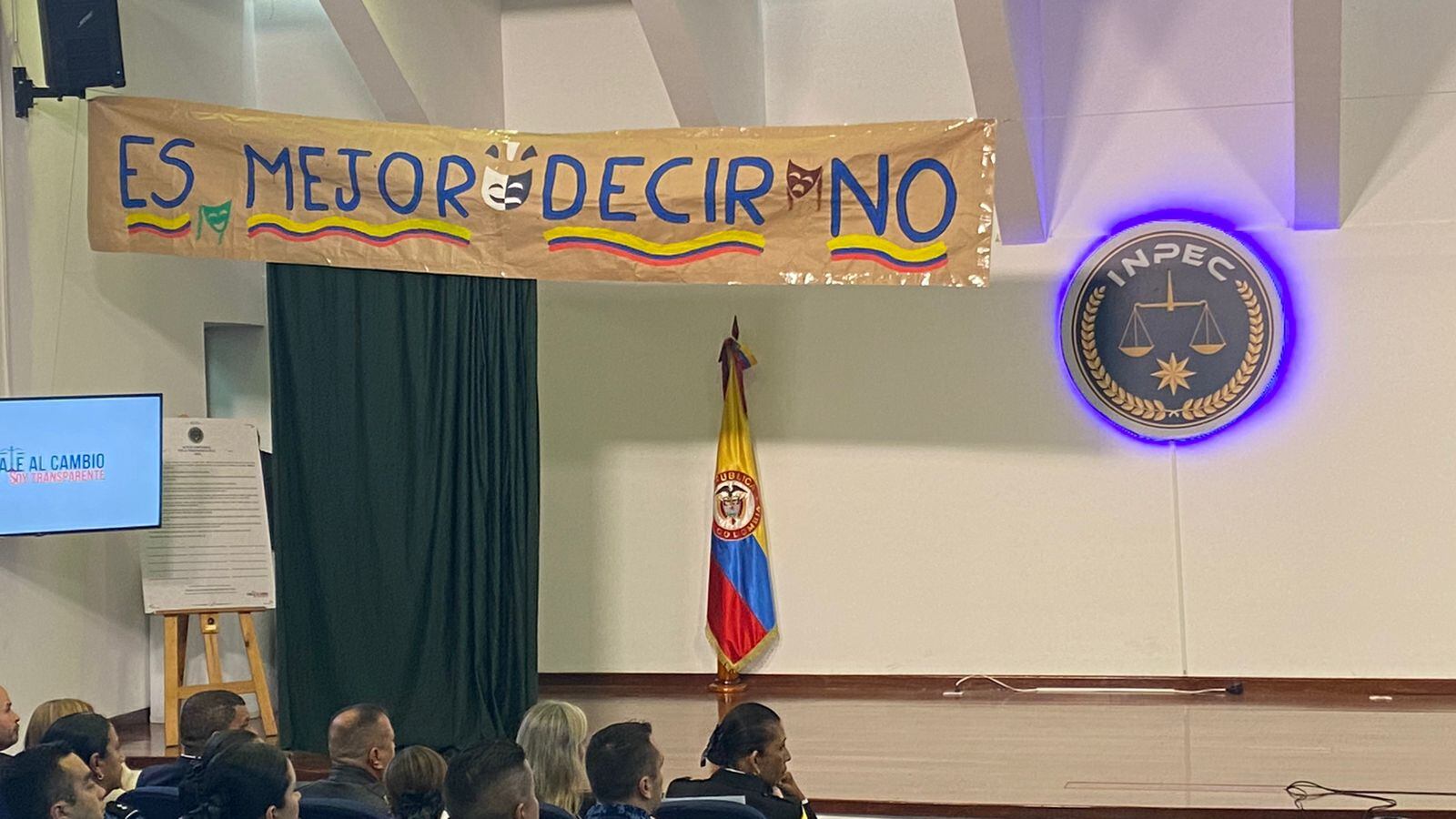 Los Resocial People, un grupo de internos de la cárcel Modelo en Bogotá que, a través del teatro, luchan contra la corrupción en el Inpec