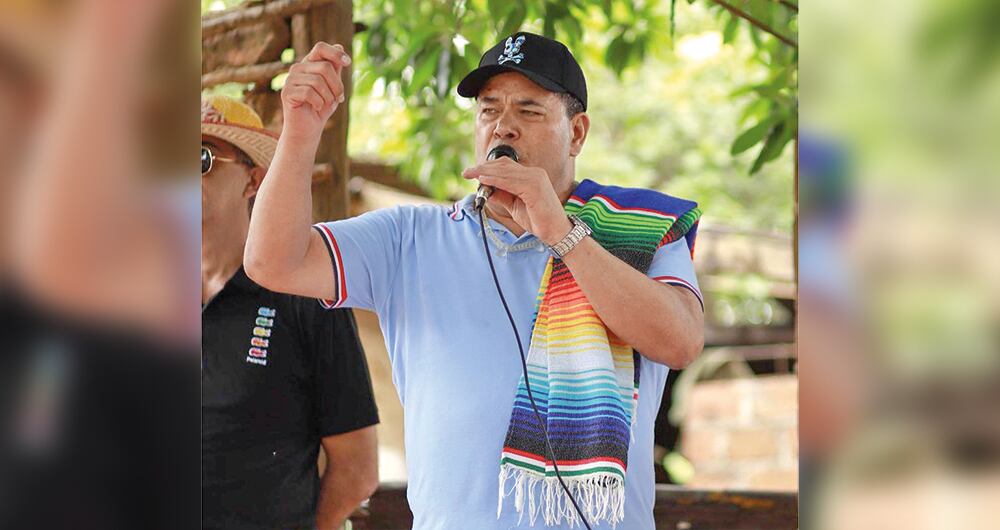   La Fiscalía tiene conversaciones, bitácoras y otras pruebas que comprometen a Nicolás Petro. Esta es la camioneta que donó Juan Manuel Sarmiento al hijo del presidente.