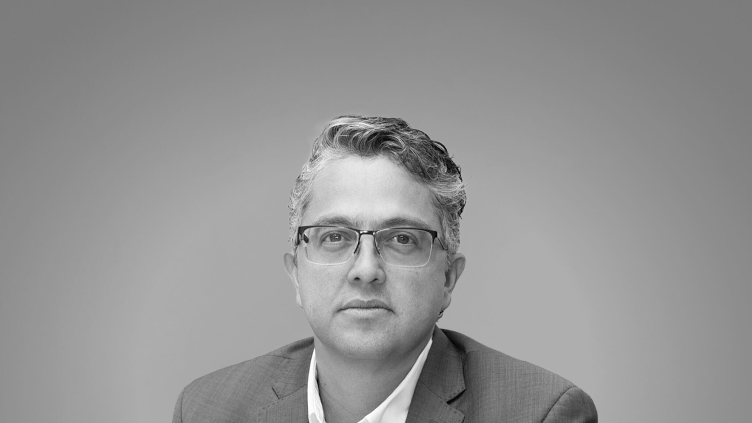 Sergio Arenas, Columna Semana