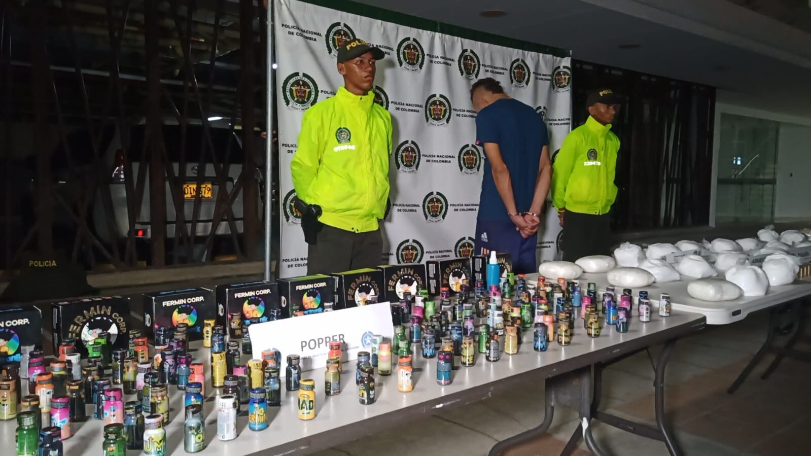 En total fueron 172 frascos de popper incautados.