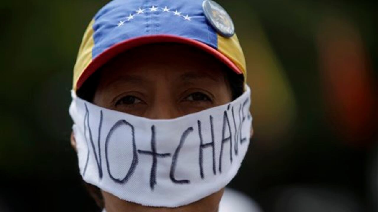 Opositores y desertores en contra de Nicolás Maduro.