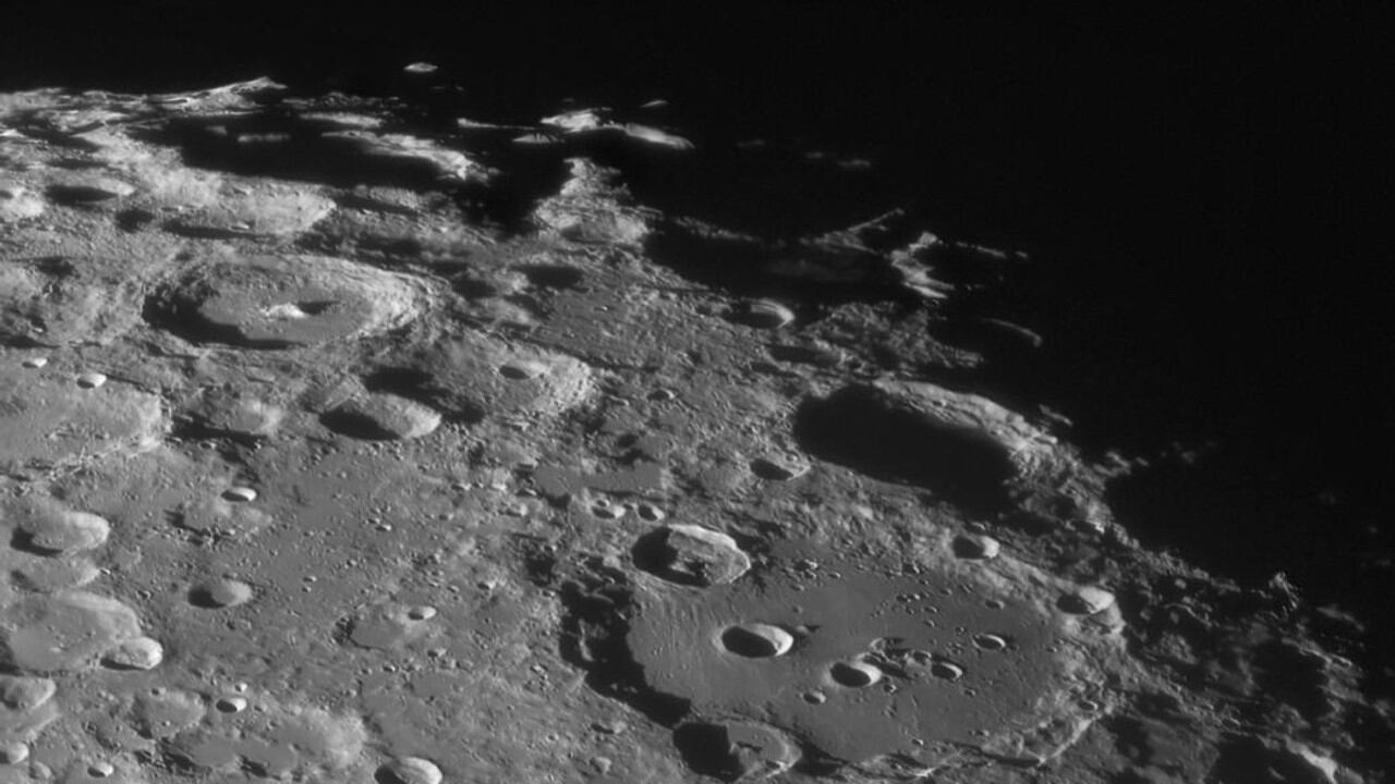 El objeto cayó cerca del cráter Langrenus.