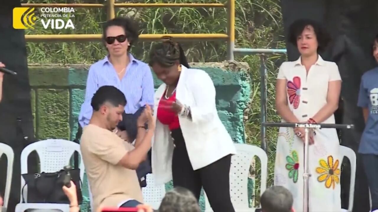 Representante de la comunidad sorda le reclamó a Francia Márquez