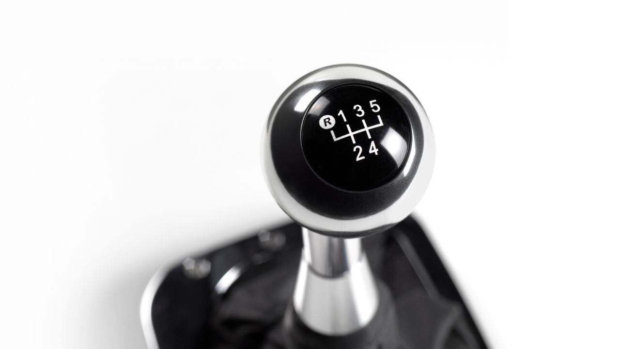 ¿Es malo dejar andar el carro en neutro en una bajada?