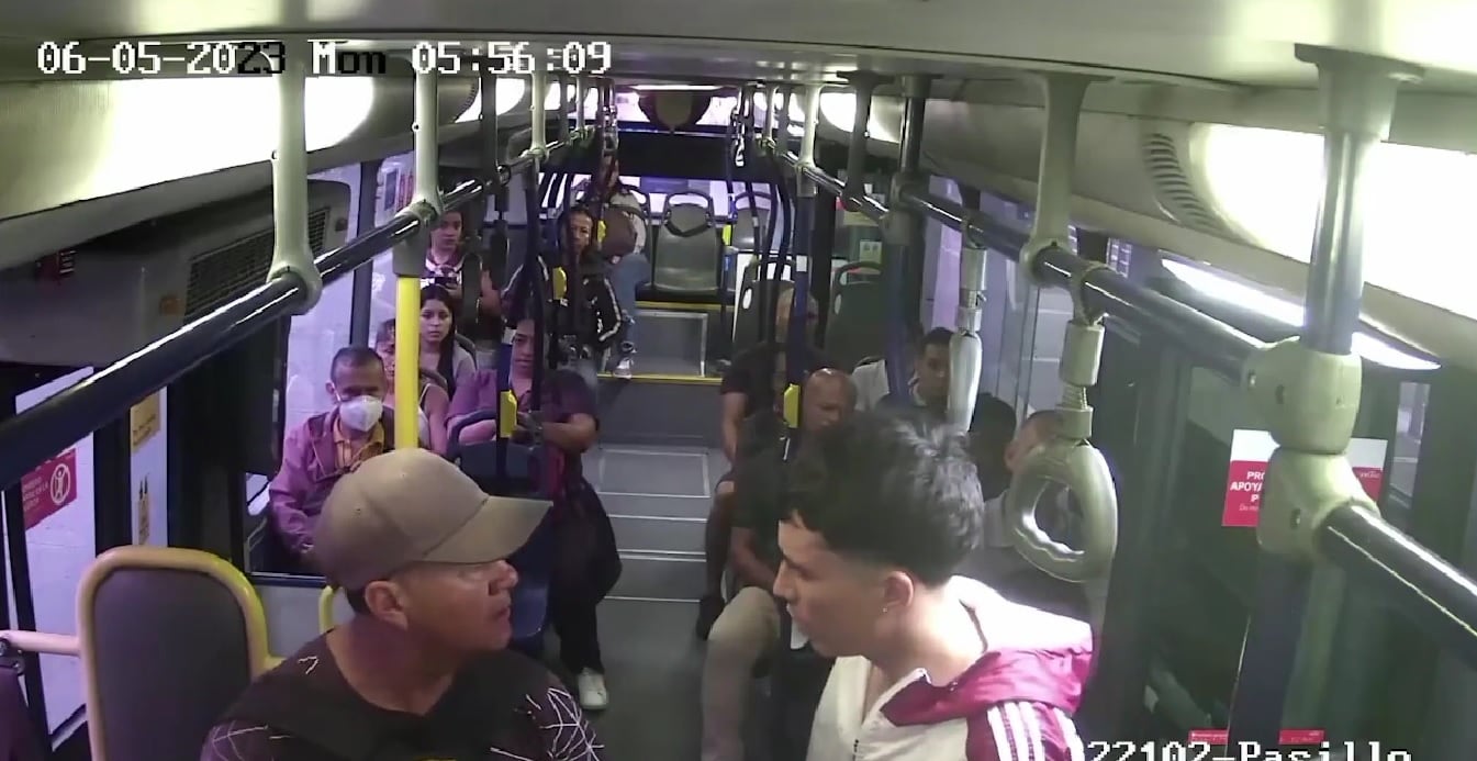 Metrocali reveló video donde se muestra la presunta causa de ataque a puñaladas a un usuario del MIO en Cali.