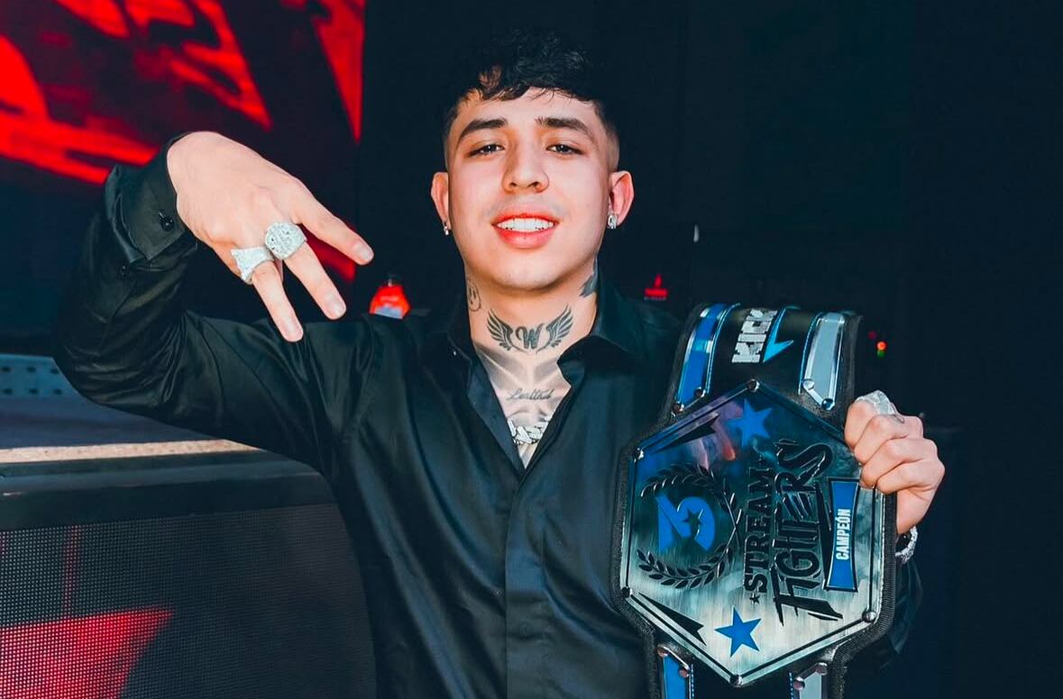 El streamer fue bajado de chiva rumbera en Medellín para cumplir con un procedimiento policial.