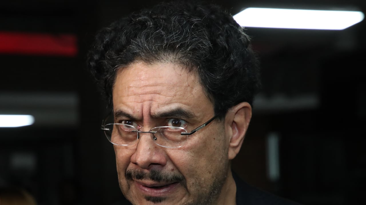 Bogotá, Julio 28 de 2025. Caso Álvaro Uribe el senador Iván Cepeda y el abogado Miguel Angel del río ofrecieron declaraciones a medios.
