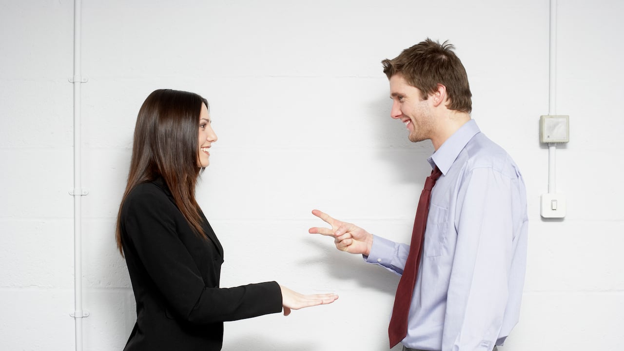 Expertos en divulgación han señalado que patrones similares podrían influir en contextos de toma de decisiones más complejos.