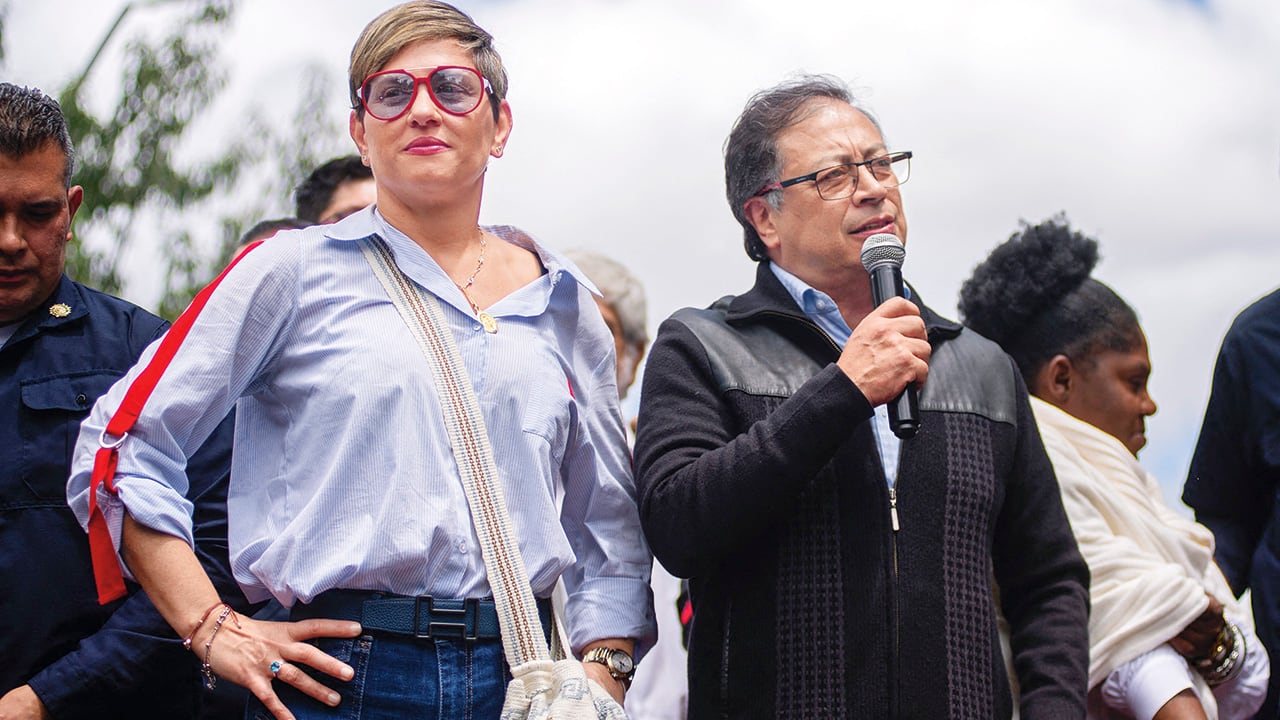 Verónica Alcocer y Gustavo Petro.