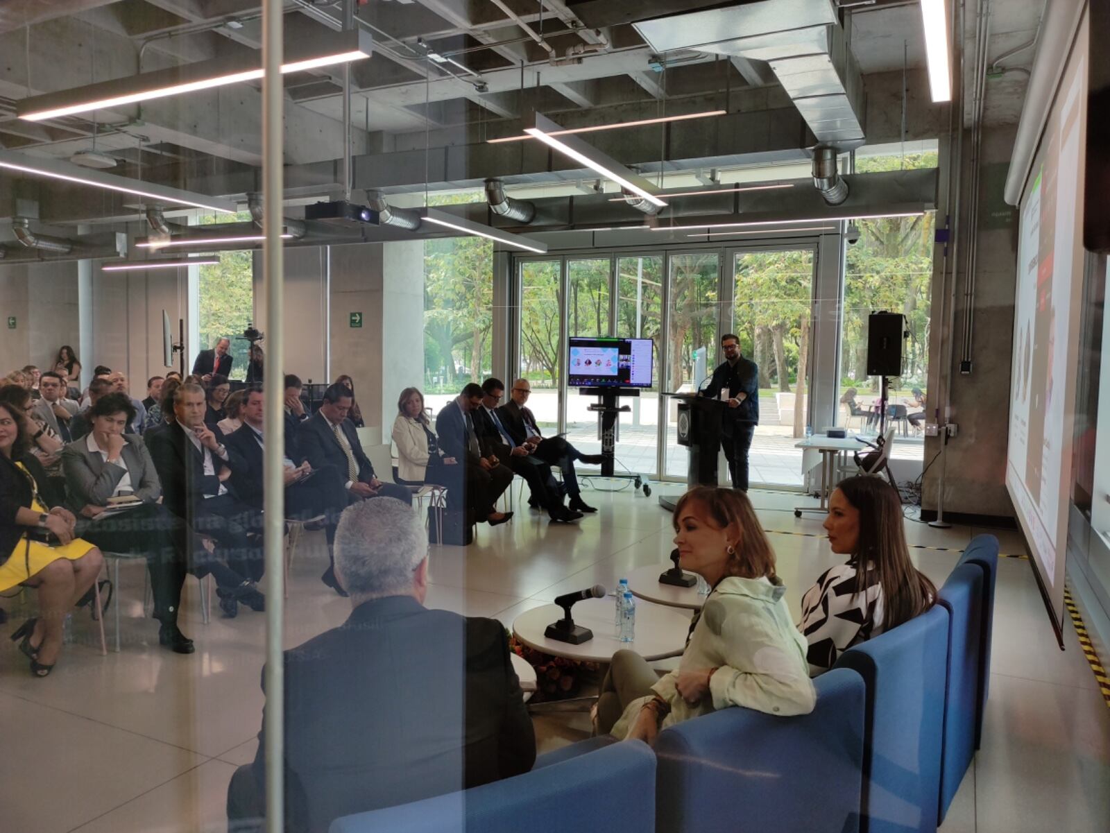 A lo largo de la cumbre, los líderes más destacados en la función directiva de capital humano abordarán temas clave y actuales en el área de recursos humanos.