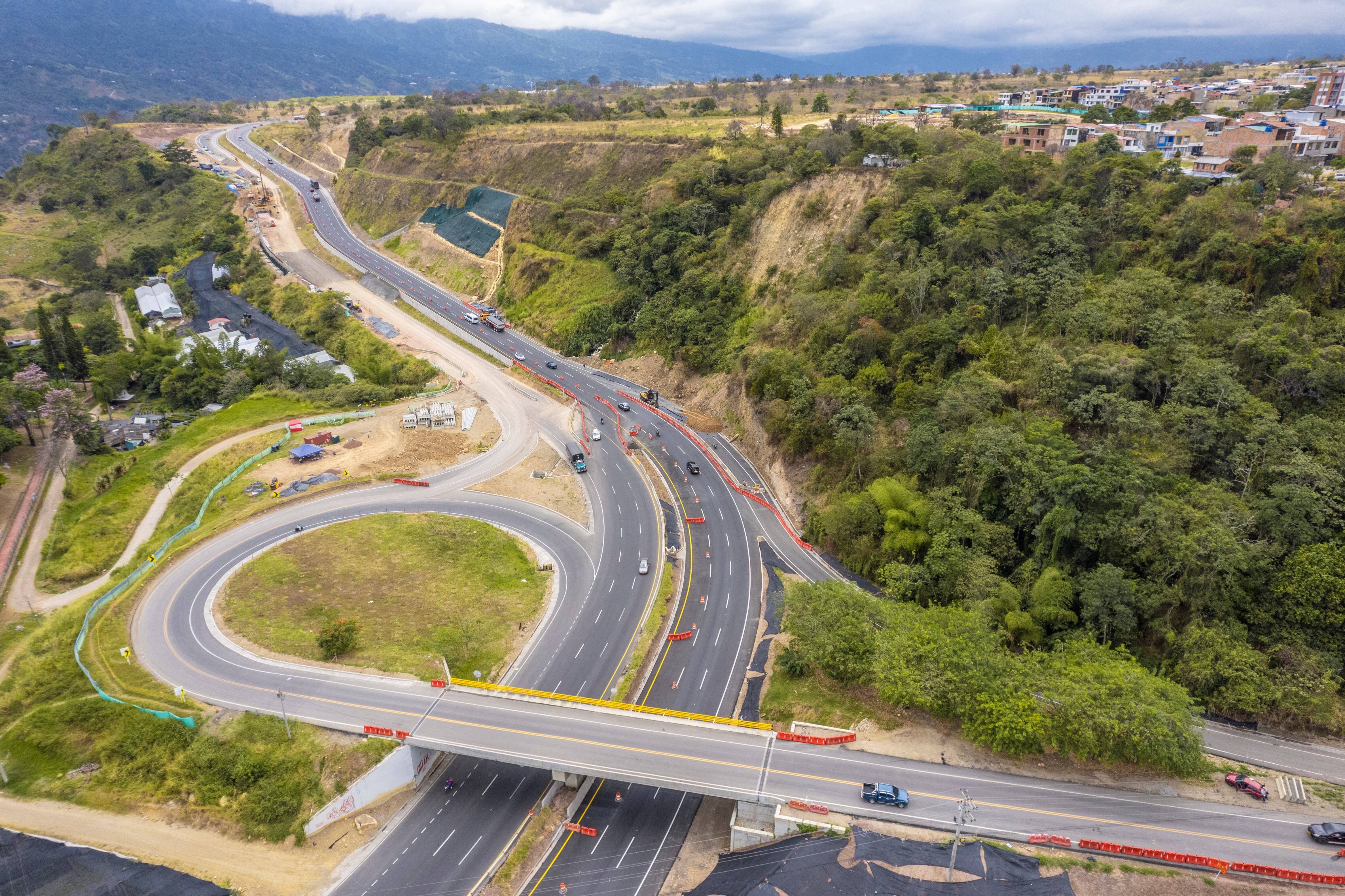 La firma Cuatrecasas ha asesorado proyectos tan importantes como la vía Bogotá-Girardot.