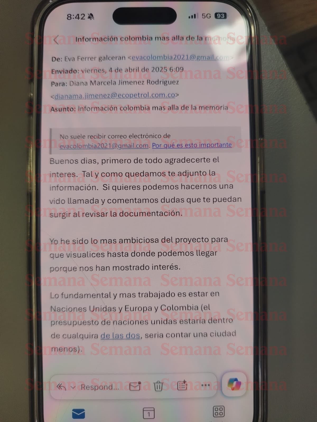 Eva Ferrer, Mauricio Vélez documentos