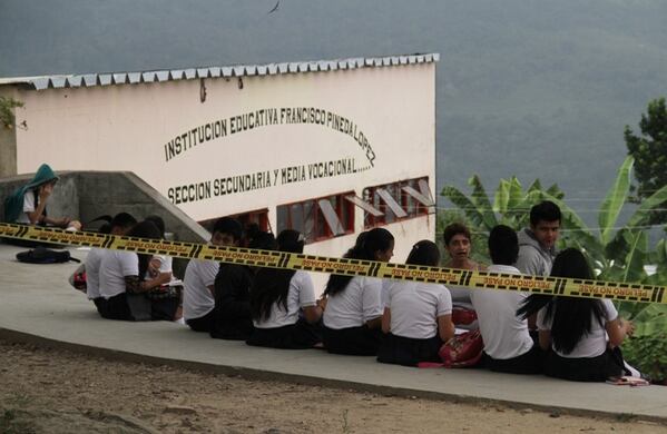El día que SEMANA visitó Villarrica un techo del colegio se vino abajo y todos los salones están en riesgo de que les ocurra lo mismo. Foto: Pablo Andrés Monsalve