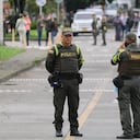 La policía bloquea el acceso a una cárcel que fue el sitio de un incendio mortal en Tuluá, Colombia, el martes 28 de junio de 2022. (Foto AP/Juan Jose Horta)
