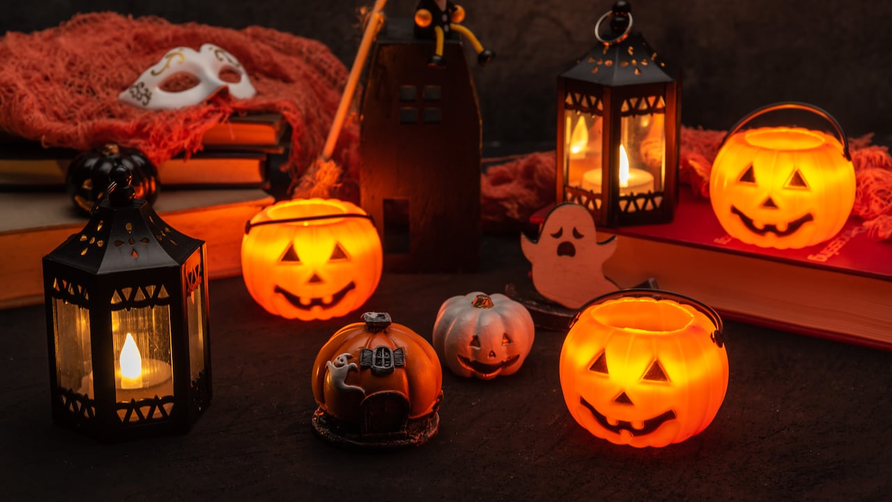 Halloween permite que las personas disfruten del misterio, el suspenso y la emoción.