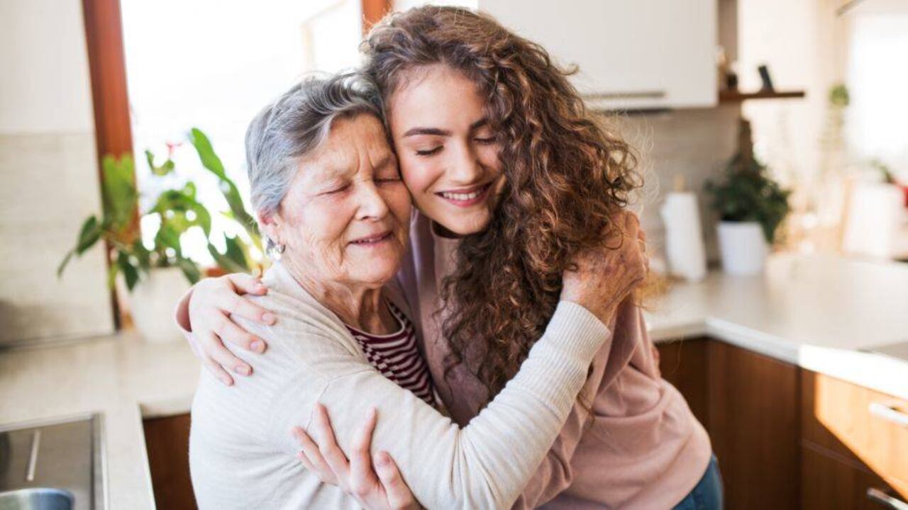 Al parecer, son los vínculos afectivos o emocionales, son aquellos que permanecen dentro de los recuerdos de los pacientes.