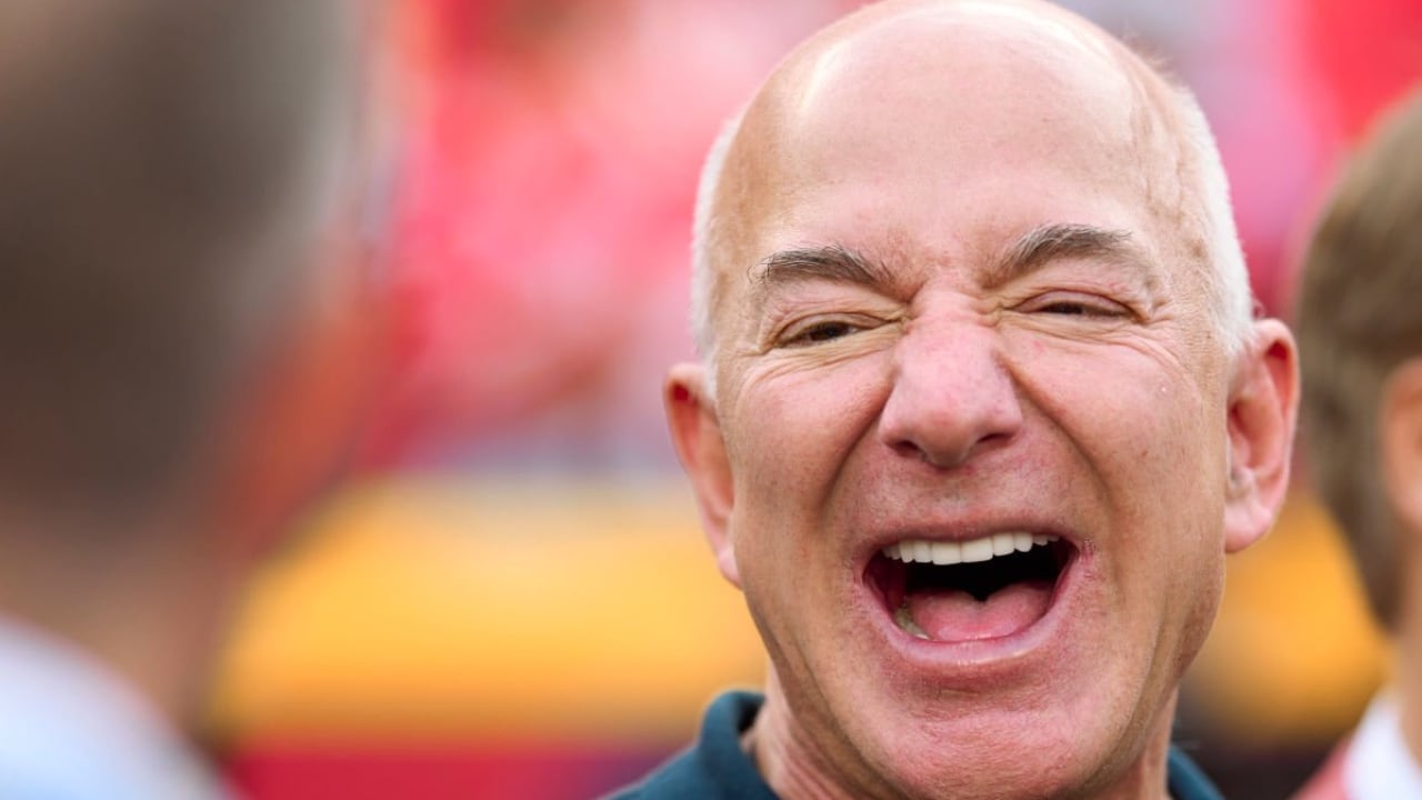 Jeff Bezos también alerta sobre una posible recesión económica en Estados Unidos.