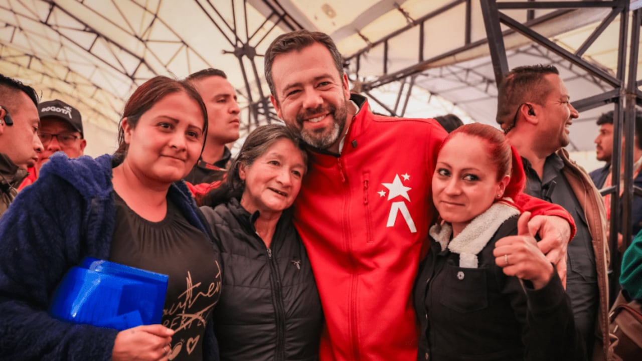 El Alcalde de Bogotá, Carlos Fernando Galán, acompañando la Megaferia de Ingreso Mínimo Garantizado (IMG)