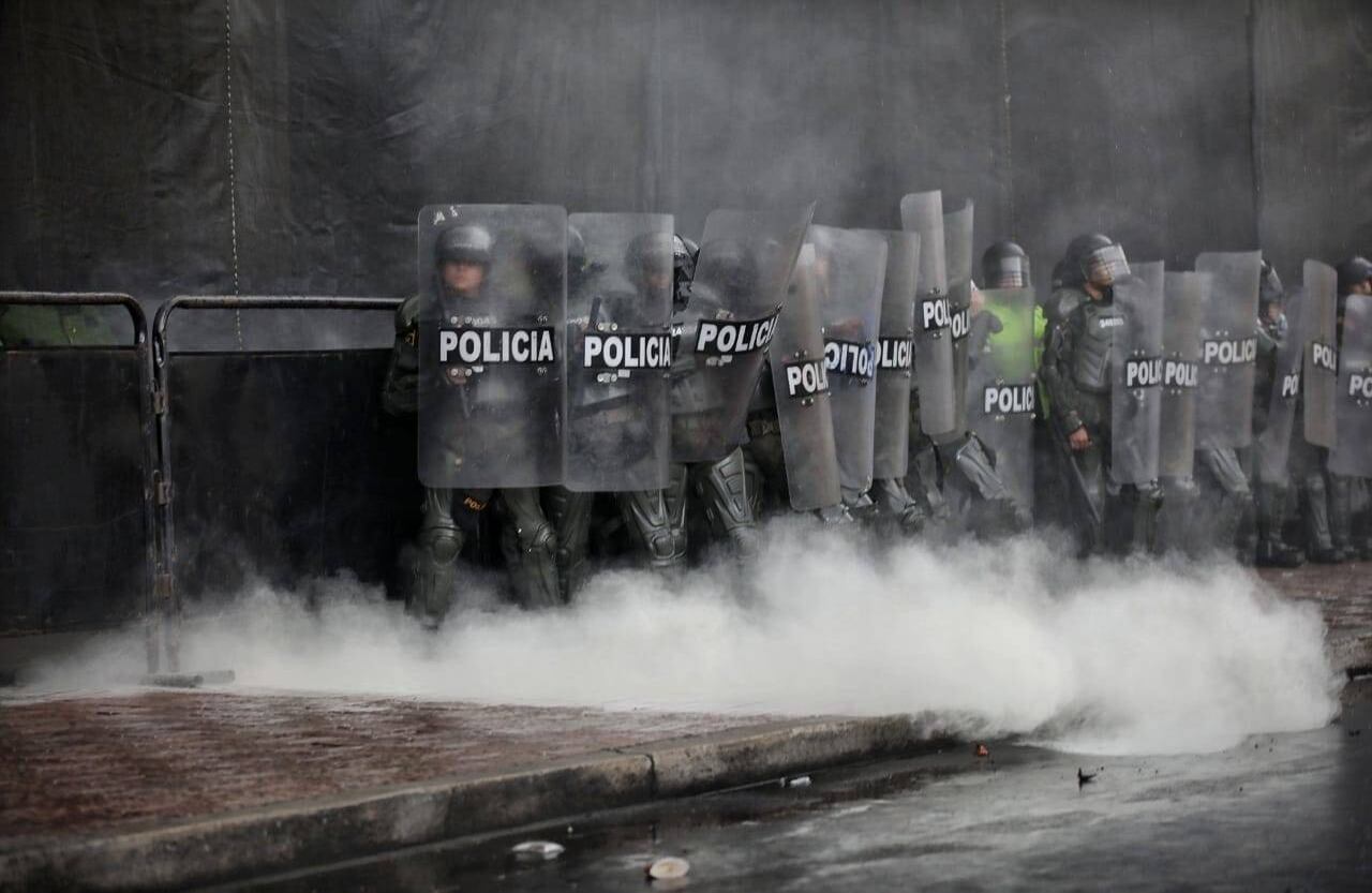 El Esmad hizo uso de los gases lacrimógenos.