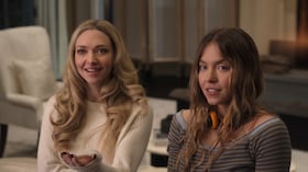 Amanda Seyfried es Nina Winchester y Sydney Sweeney es Millie Calloway en 'The Housemaid.' Foto: cortesía Lionsgate