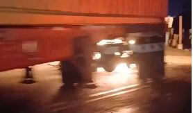 6 carros del transporte de carga fueron incinerados en la vía de Buenaventura al interior del país.