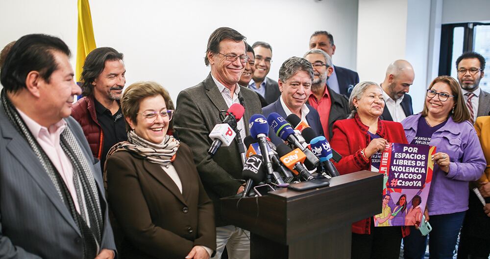   Según la OIE, los espacios de diálogo social tripartito no se convocan desde hace meses. La última citación se hizo a la Comisión de Concertación en febrero de 2024, pero no se llevó a cabo una consulta tripartita ni un diálogo social de la reforma laboral.