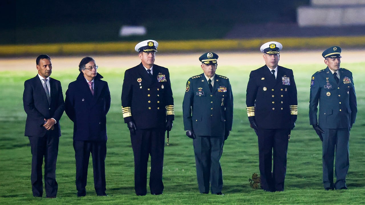 El presidente Gustavo Petro ha sido señalado de debilitar la inteligencia de la fuerza pública.