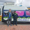 Capturan a un hombre por agredir a una mujer en Transmilenio.