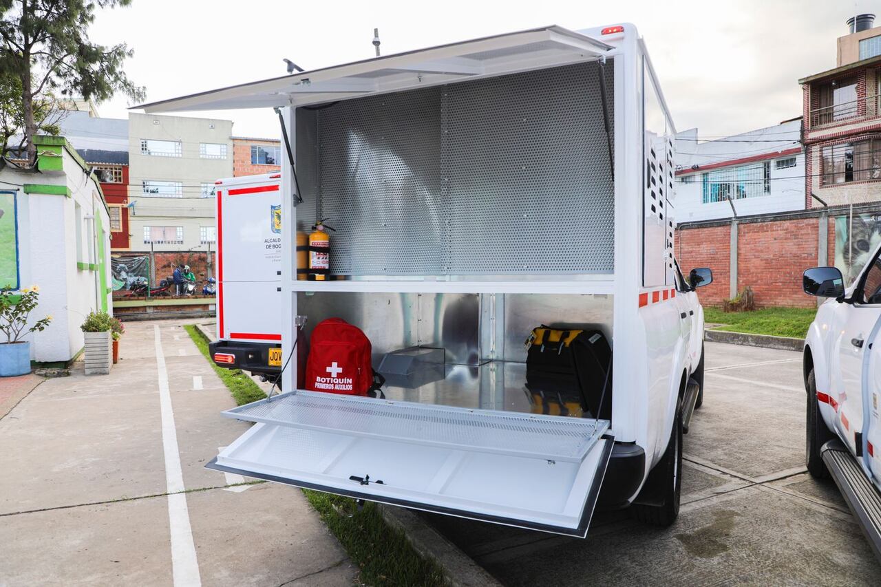 Las unidades móviles entregadas al Instituto Distrital de Protección Animal cuentan con implementos para la eficiente atención de pacientes.