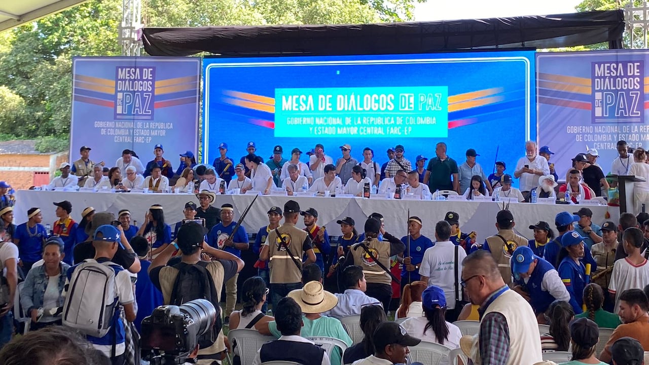 Instalación mesa de diálogo entre el Gobierno y EMC de las Farc.