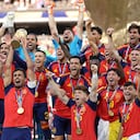 España levantando la Copa Mundial de la Fifa 2026, tras vencer a Argentina (1-0) en la final.