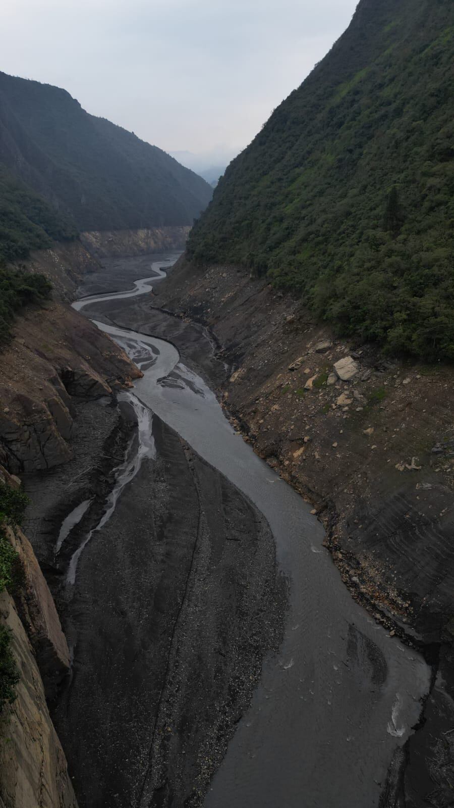 El embalse del Guavio alimenta la Central Hidroeléctrica del Guavio
