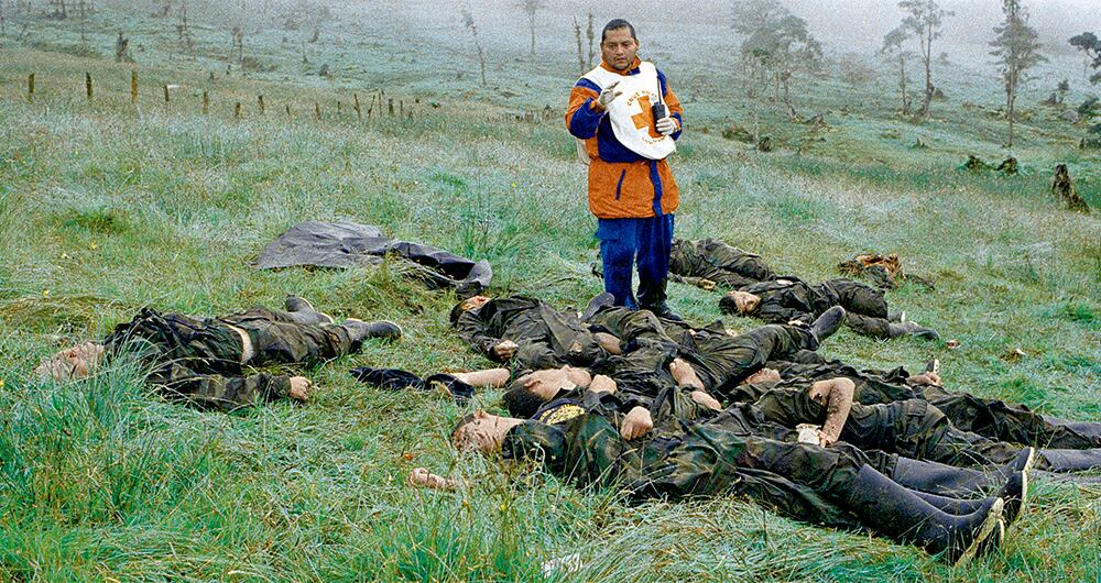   Cuando la prensa llegó, guerrilleros de las Farc los obligaron a entregar sus camionetas para huir de la zona. Luego, las dejaron abandonadas en las carreteras aledañas al municipio.
