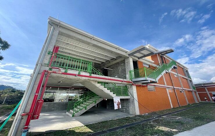 Ministra de Educación entregó el nuevo bloque de obras de infraestructura que se componen de más de 2.300 metros cuadrados de espacios en la Institución Educativa San Francisco de Paula, sede María Inmaculada, Chinchiná.