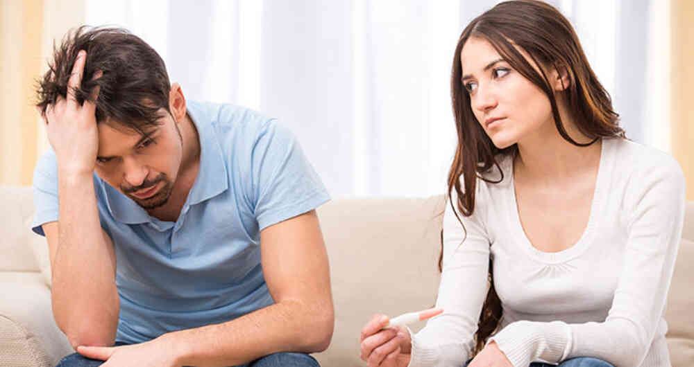 Si el conteó de espermatozoides ha bajado en los hombres, las mujeres se han vuelto más propensas a los abortos espontáneos. 