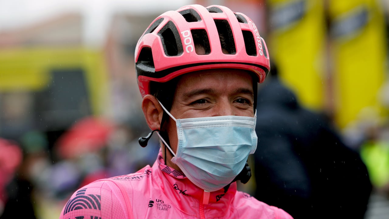 Rigoberto Urán en la salida de Muret etapa 17a