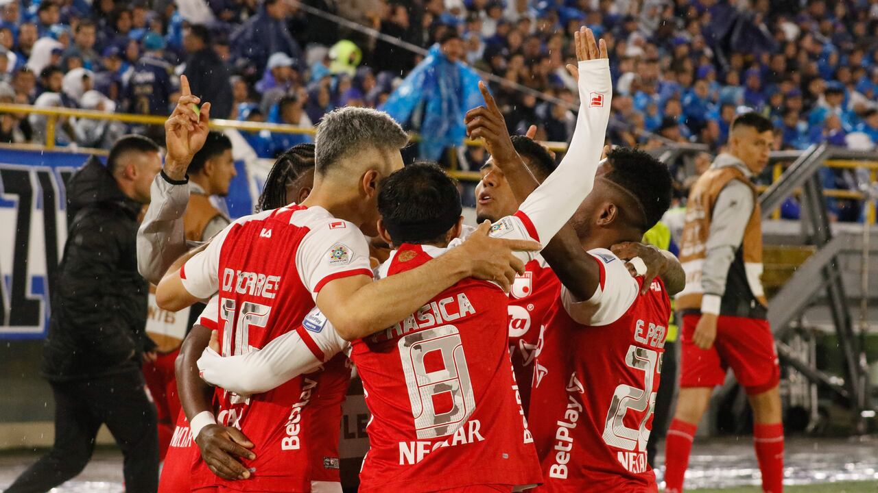 Independiente Santa Fe disputando el torneo de Colombia