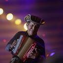 Bogotá. Noviembre 1 de 2017. En el Club Chamorro city hall de Bogotá, se vivió el concierto de Carlos Vives. En la foto: Egidio Cuadrado, acordeonista. (Colprensa - Sofía Toscano)